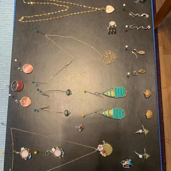 Jewelry - Picture 2 of 8